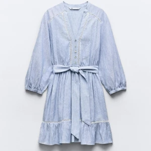 Zara klänning - Helt ny klänning från zara med lappen kvar💕 Köpt för 400kr