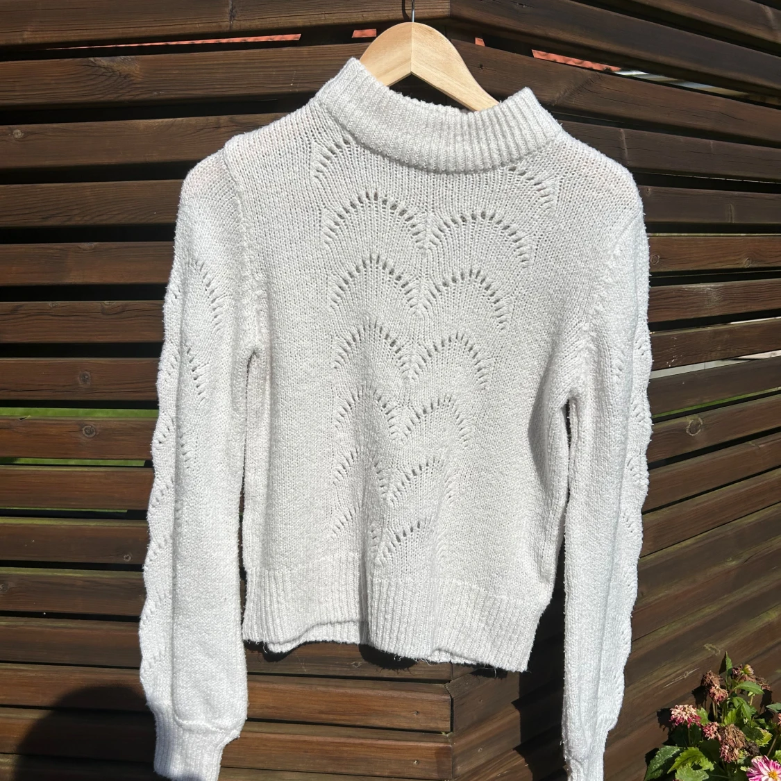 Vit stickad tröja