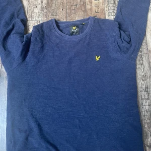 Lyle & scott tröja - Lyle & scott sweatshirt Storlek: Medium  Bra skick!