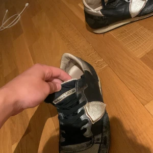 Philippe model - Fina skor använt några gånger köpte dom för 2800 på rea. Pris kan diskuteras