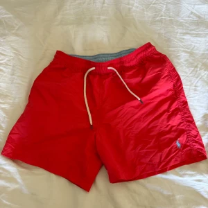 Ralph lauren badbyxor - Rosa Ralph lauren badbyxor i mycket bra skick!🤩