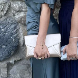 Kuvertväska - Endast använd på balen, fint skick