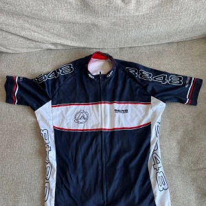 Komplett tävlingsställ cykel - Byxorna använda en gång, tröjan aldrig använd där prislapp sitter kvar 