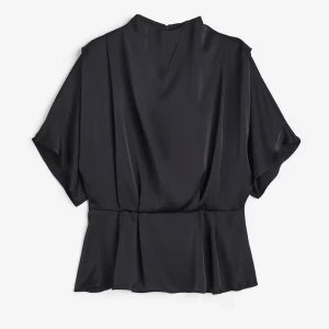 Svart topp - Superfin svart satin topp från hm, endast använd 1 gång💕