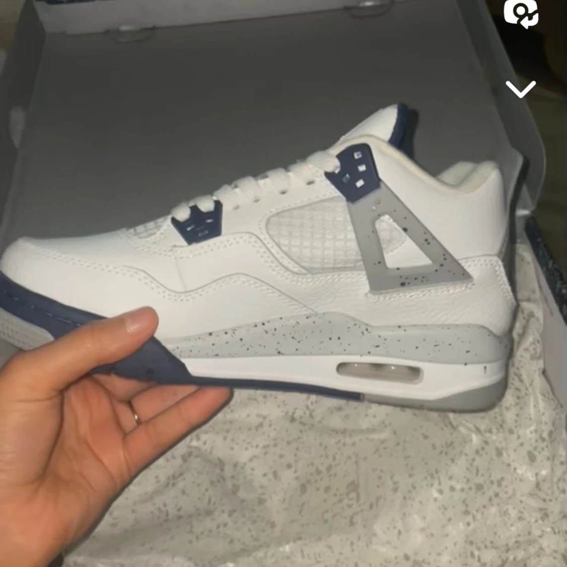 Jordans 4 midnight blue  - 92