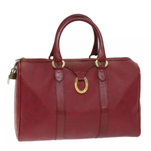 Christian Dior Boston väska - Christian Dior Trotter Boston-väska. Med en klassisk och tidlös design kommer denna väska att passa alla tillfällen. Perfekt för att lägga till en touch av lyxstil till vilken outfit som helst!