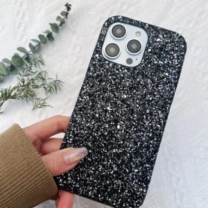 Glittrigt mobilskal - Säljer detta oanvända svart glittriga mobilskal för iPhone 13 för 30kr