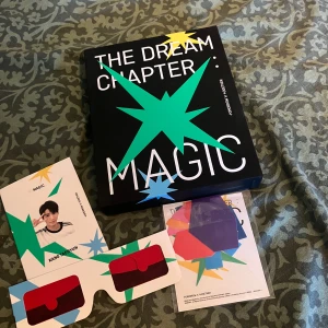 TXT magic album - ALLA inclusions!! Dvs posters och photocards m.m💞Skriv i dm vid instresse eller för att se photocardsen🥰