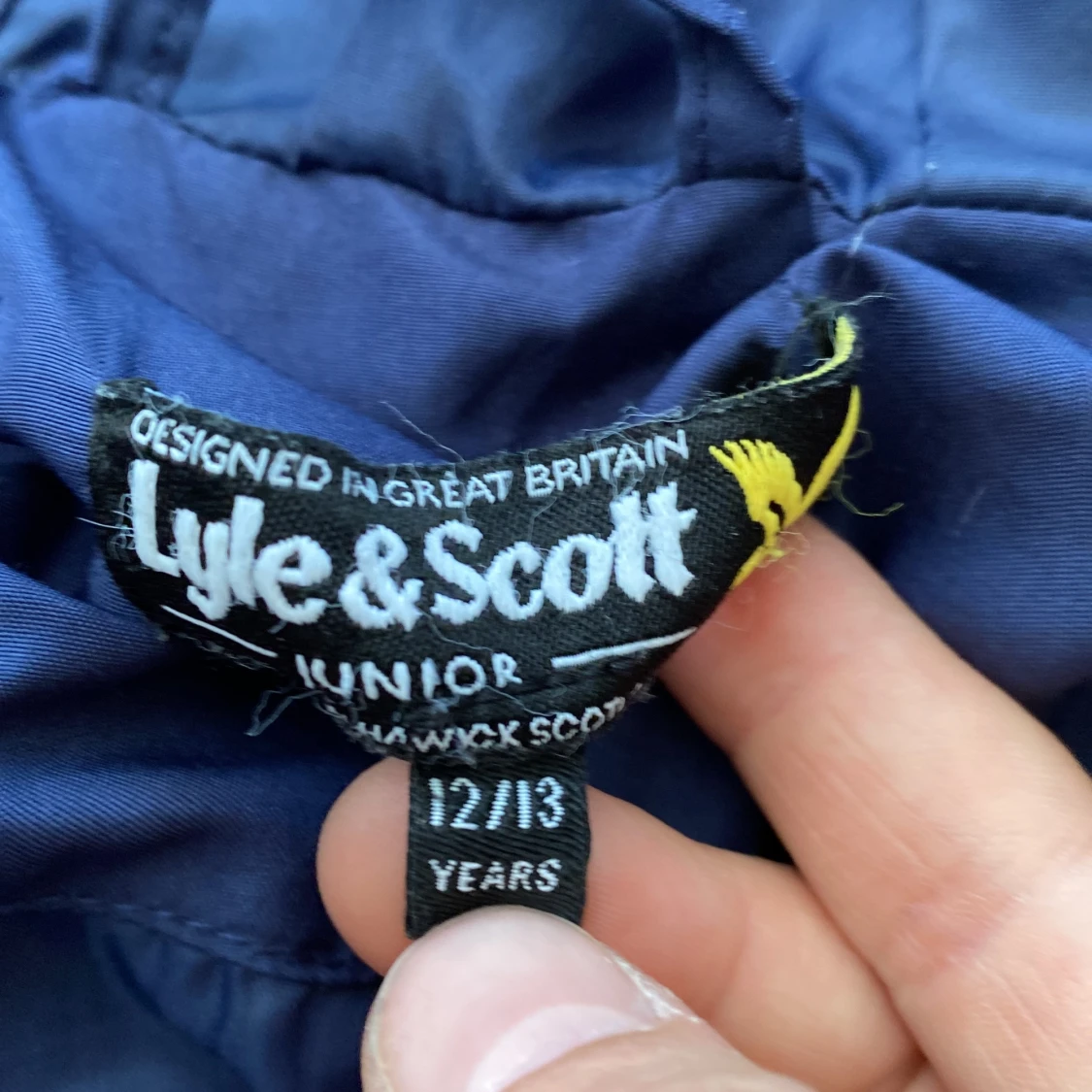 Säljer en blå Lyle&scott dunjacka då den ej används längre  - 92