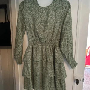 Klänning  - Jättefin 