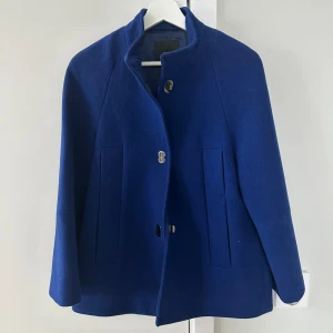 Mango Capejacka - I väldigt fint skick. 