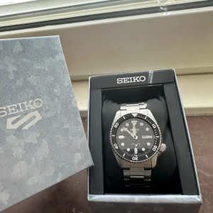 Seiko sport  - Helt ny Seiko sport 5 Nypris 3800kr+ 2 års garanti Säljer för 2000kr