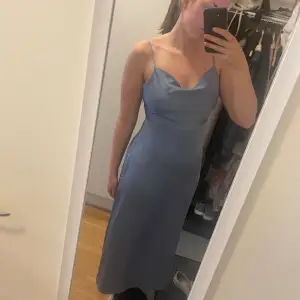 Fin klänning som aldrig är använd