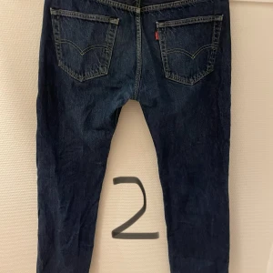 Jeans - Jeans nr 2 250kr: levis jeans 501 straight strl 32:30 Jeans nr1 250kr: levis jeans 501 straight strl 32:36 Jeans nr4 150kr: Hm jeans slim fit strl 32:32 Köp alla 5 jeansen för 550kr