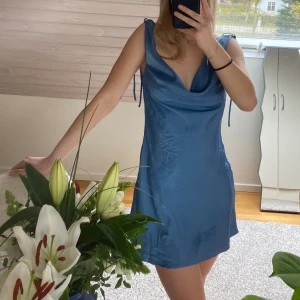 Blå kort klänning 💙 - Säljer min blå korta klänning, aldrig använd 💙