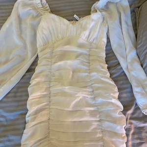 Klänning - Klänning, använd en gång på studenten  Strl S