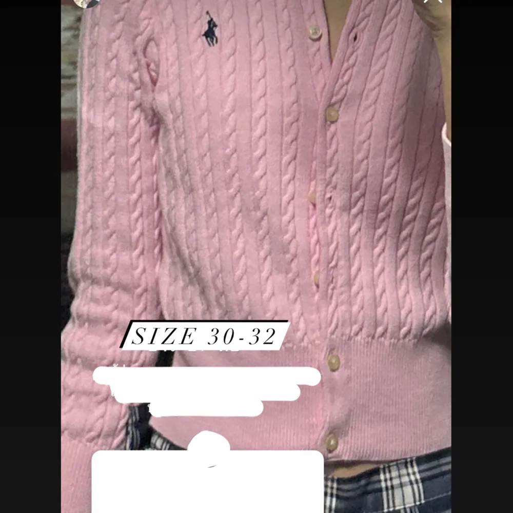 Pink cardigan from Ralph Lauren. Barely use so new without any flaws! I’m recommended.. Tröjor & Koftor.