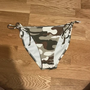 Bikiniunderdel - Storlek S