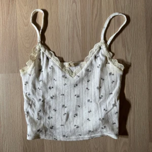 Linne - Säljer detta superfina linnet🤩🥰🥰 perfekt nu till sommar🤩🩵🩵