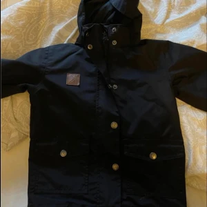 Kuling barnjacka  - Kulingjacka i storlek98 Fint skick, inga skavanker 