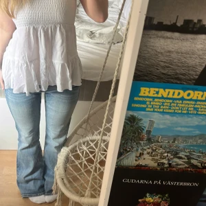 Unika Stockholmsstil lowwaist lågmidjade jeans - Unika jeans med detaljer från only i W29. Passar as bra med en sommar volang fest mesh spets genomskinlig leopard djurmönster topp! 