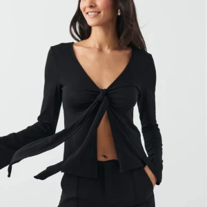 Populär topp  - Topp från Gina tricot Sparsamt använd 