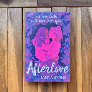Afterlove - Afterlove, skriven av Tanya Byrne är en Young Adult book som rekommenderades till mig av Tiktok. Boken är oläst och i bra skick.