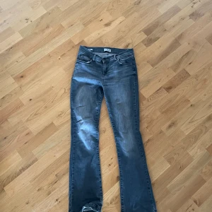 LTB JEANS - Supersnygga Jeans Använda så lite skador längst ner på jeansen