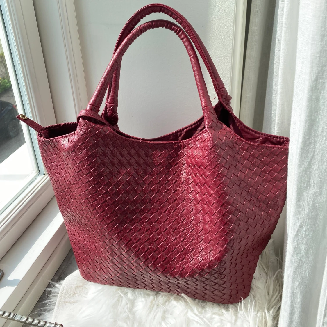 Snyggaste vinröda väskan  - 90