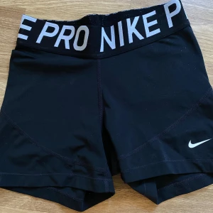 Nike shorts - Knappt använda! 