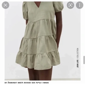 Zara klänning  - Grön klänning från zara i linne!!! Såå fin nu till sommaren
