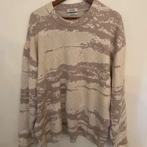COS tröja  - Extra large  Använda kanske två gånger så improduktiv nyskick 
