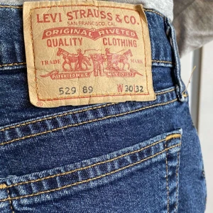 Marinblå boot cut jeans❤️ - Fina marinblå jeans i bra skick knappt använd 