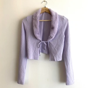 Söt topp - Gullig topp, lite bratz style :) Helt ny