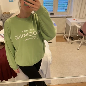 Grön sweatshirt  - Aldrig använd! Supersnygg till sommaren då den är tunnare
