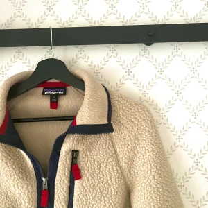 Patagonia fleece  - Denna patagonia fleece är endast använd en gång Stl. S Nypris: 1599kr