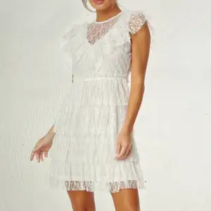 Så fin klänning från bubbleroom, endast provad! Slutsåld säljer endast vid bra pris!