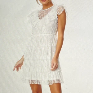 Student klänning✨✨ - Så fin klänning från bubbleroom, endast provad! Slutsåld säljer endast vid bra pris!