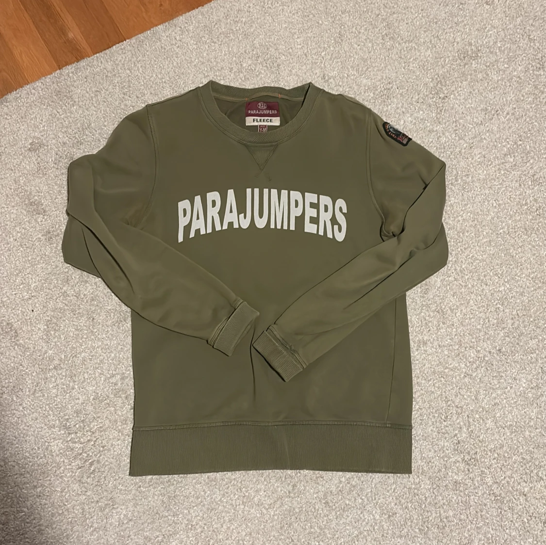 Olivgrön fleece tröja från Parajumpers