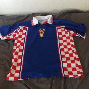 Kroatien tröja Šuker nmr 9  - aldrig använd bra skick kom för pris