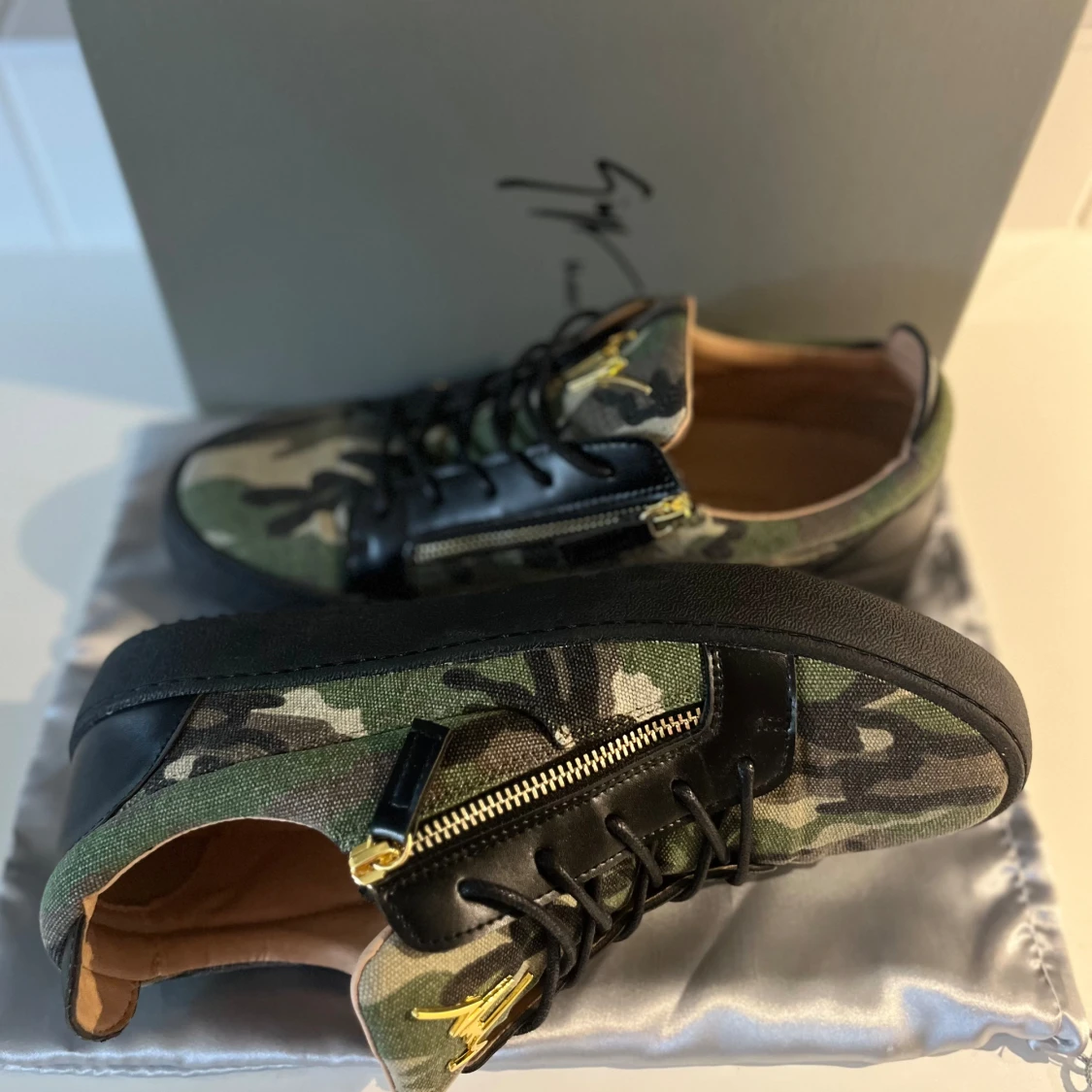 Giuseppe Zanotti Skor  - 90