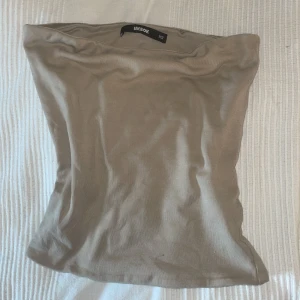 Tubtopp  - Tubtopp från bikbok i fint skick, säger då jag rensar mina kläder