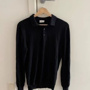 John Henric tröja! - Riktigt skön och stilren merino ull tröja! / perfekt skick, inga defekter / Nypris: 800kr / DM för bild på!