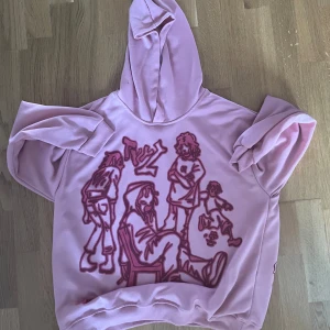 Printed hoodie  - Använd 2 gånger  Tunn men bra skick! Köparen betalar frakt 