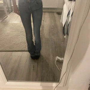 Lågmidjade jeans  - Säljer mina Lågmidjade jeans fårn vero Moda som knappt är använda 