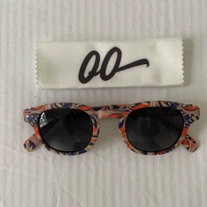 Solglasögon  - Säljer Två Nya Solglasögon från Boxoo. 