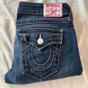 true religion jeans - så snygga trueys 💕💕💕Midjemått 38 rakt över , tryck inte på köp nu💋
