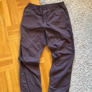 Carhartt Workwear byxor Lila - Toppskick, endast använda 2 gånger utan defekter. Köpta för 900kr i butik.