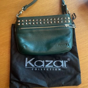 KAZAR Väska - Hej, Säljer en helt ny KAZAR väska eftersom jag ej använder den. Köpt på Zalando, Pris kan diskuteras!