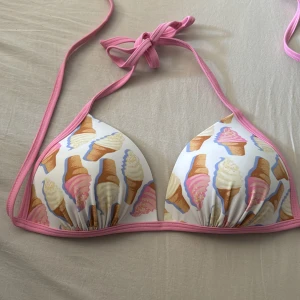 Push up bikini - Icecrem bikini with push up pads. 